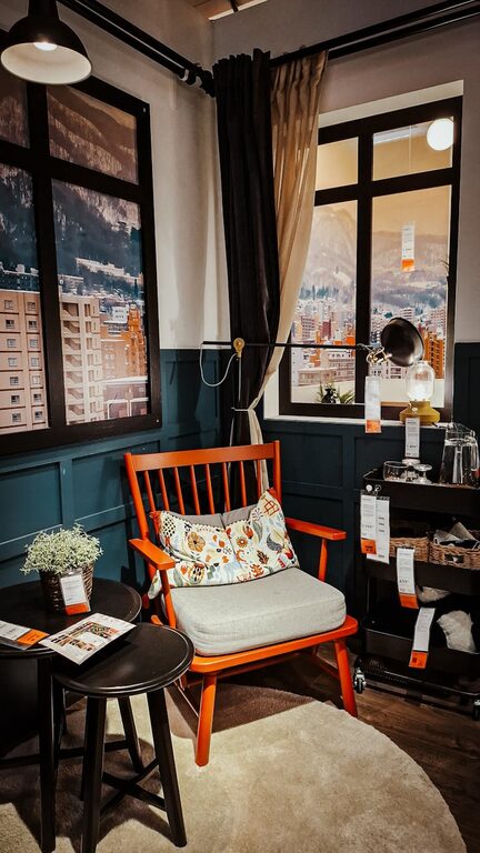 Jak efektywnie organizować przestrzeń w małym mieszkaniu, aby zwiększyć komfort życia